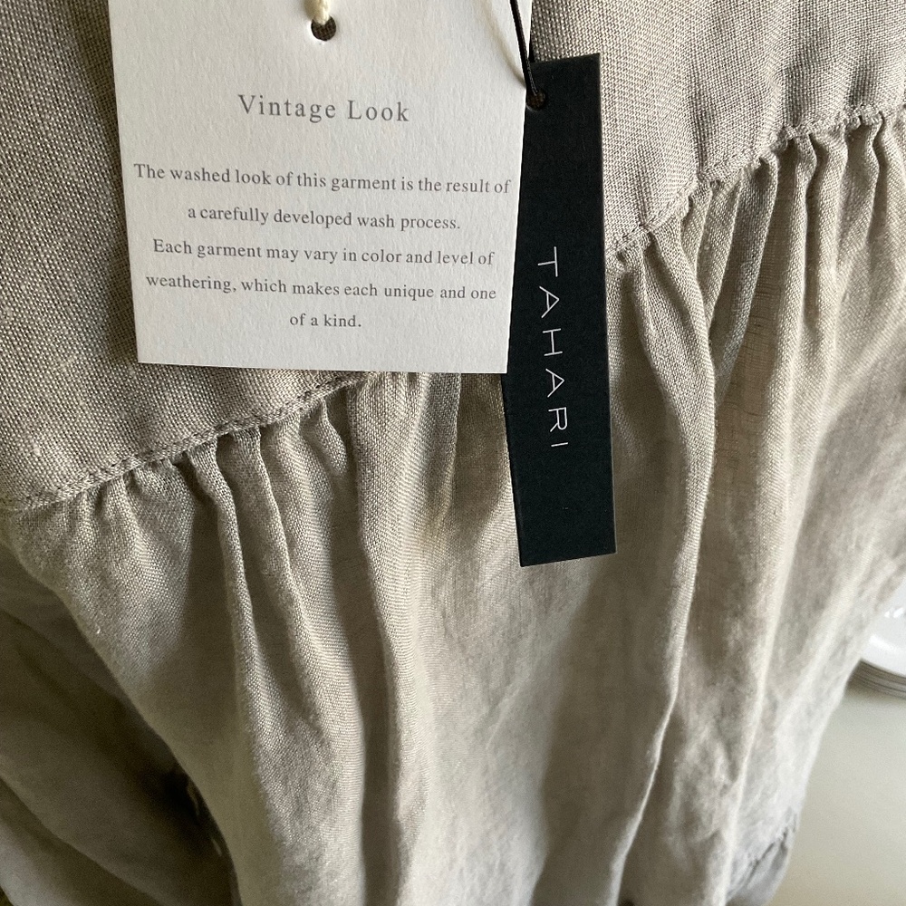 Tahari Gray Linen Blouse with Peplum Hemline, NWT, Size 1X - Picture 5 of 5